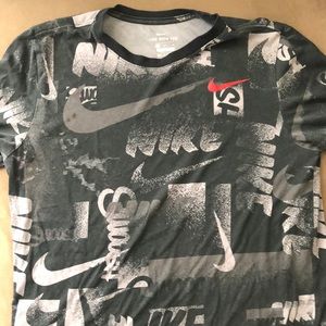 Nike t shirt size M
